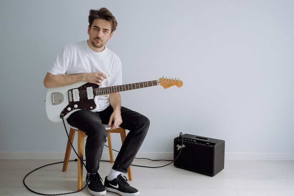 Adult Guitar Lessons: Learn at Your Own Pace